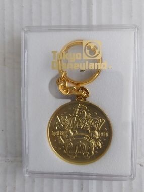 Tokyo Disneyland 13th Anniversary Gold-Tone Collectible Keychain In Plastic Case